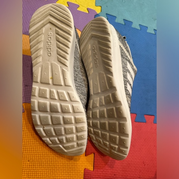 Adidas side 10 - Picture 1 of 2